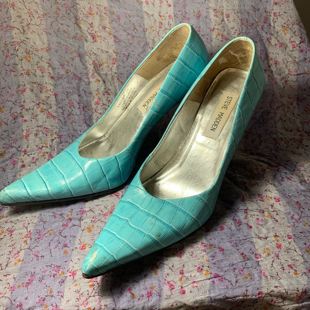 Gorgeous Steve Madden Croc Silver Tip Heels 7B